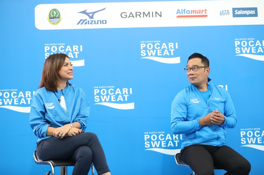 Gubernur Ridwan Kamil bersama Najwa Shihab saat menghadiri Press Conference Pocari Sweat Run Indonesia 2022, di Gedung Sate, Kota Bandung, Rabu (16/3/2022). Dok Humas Jabar