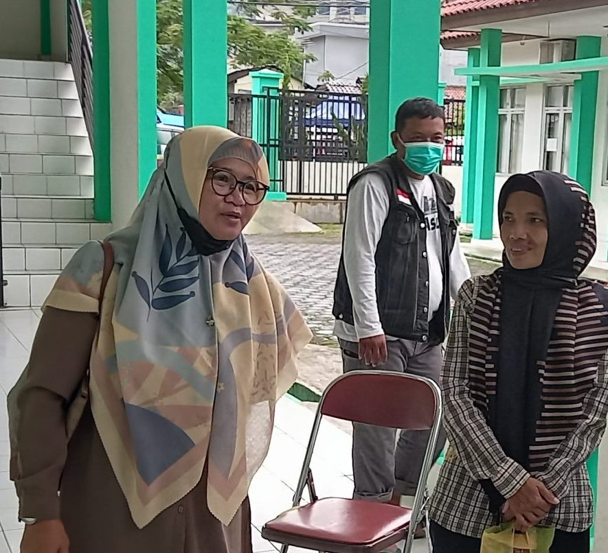 Anggota DPRD Fraksi PKS Provinsi Jawa Barat Hj. Sari Sundari. S.Sos,.M.M saat kunjungannya ke UPTD Dinas Sosial Kabupaten Bandung 