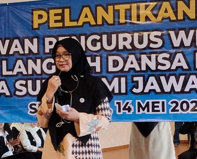 Ketua DPD ILDI Provinsi Jawa Barat yang juga anggota DPRD Provinsi Jawa Barat Hj. Sari Sundari,.S.Sos,. M.M Ft Rahman