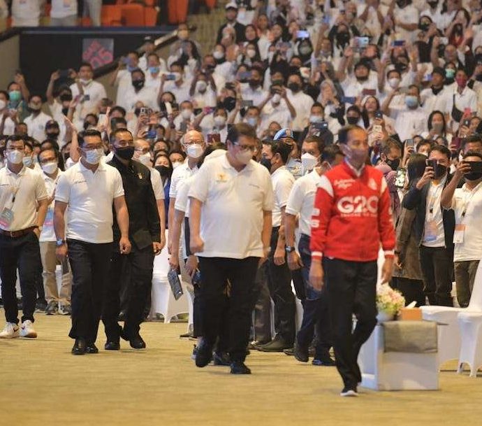 Gubernur Jawa Barat Ridwan Kamil mendampingi Presiden RI Joko Widodo dalam Acara Temu Raya Alumni Program Kartu Prakerja di Sentul International Convention Centre (SICC), Kabupaten Bogor, Jumat (16/6/2022). ft istimewa 