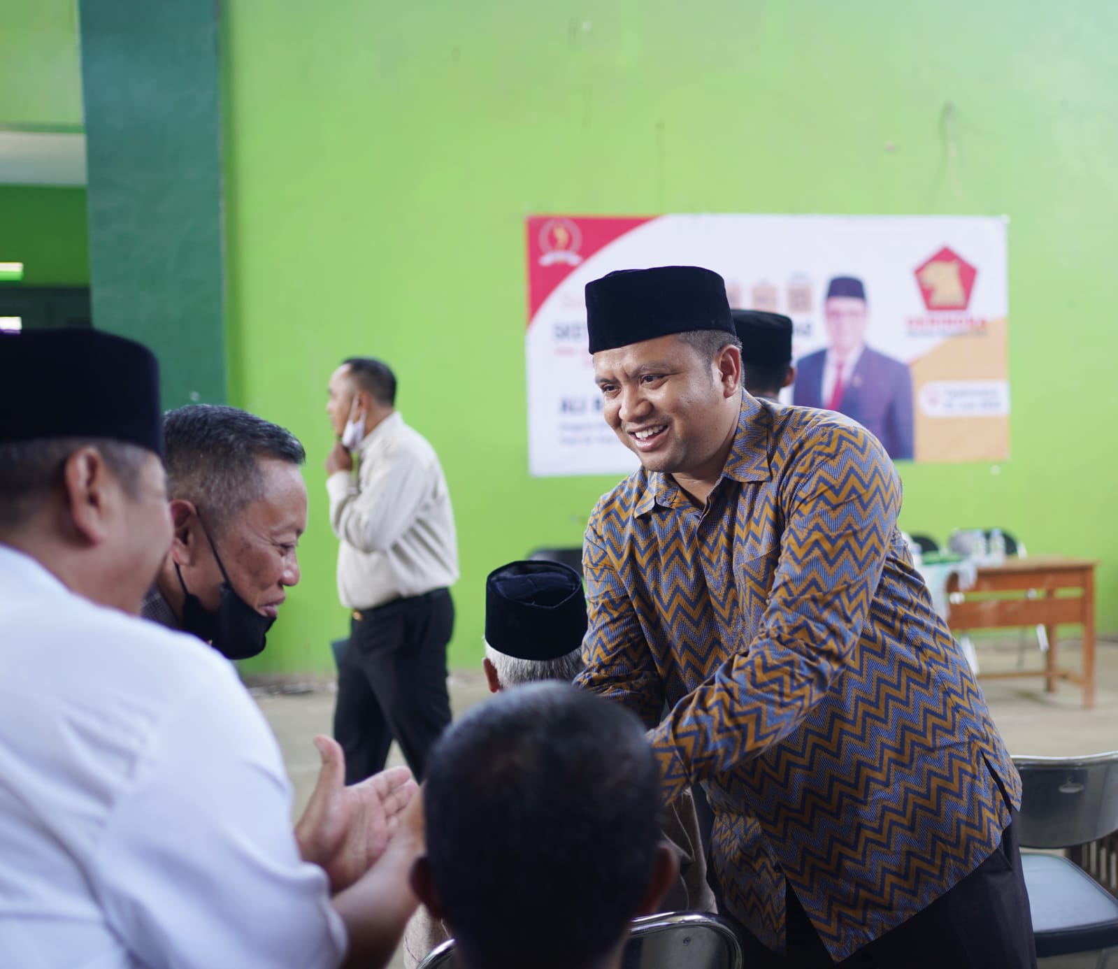 Anggota DPRD Provinsi Jawa Barat Ali Rasyid sosialisasikan 4 Pilar Kebangsaan kepada masyarakat di wilayah Kecamatan Ciledek, Kota Tasikmalaya, Rabu(27/07/2022).  Ft Humas DPRD Jabar