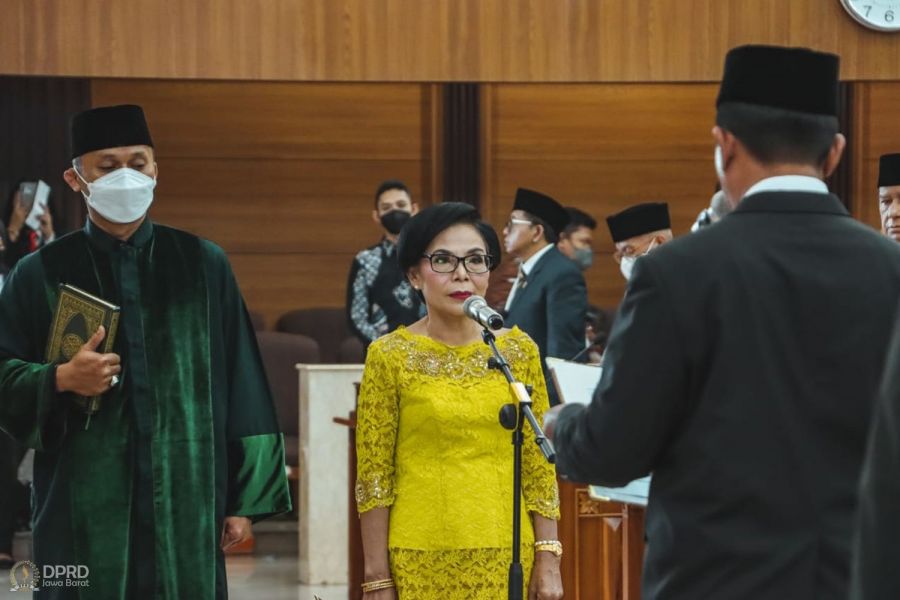 DPRD Provinsi Jawa Barat menggelar Rapat Paripurna Pengucapan Sumpah/Janji Anggota DPRD Provinsi Jawa Barat Pengganti Antar Waktu (PAW) Sisa Masa Jabatan 2019-2024 Lili Eliyah dari Fraksi Partai Golongan Karya