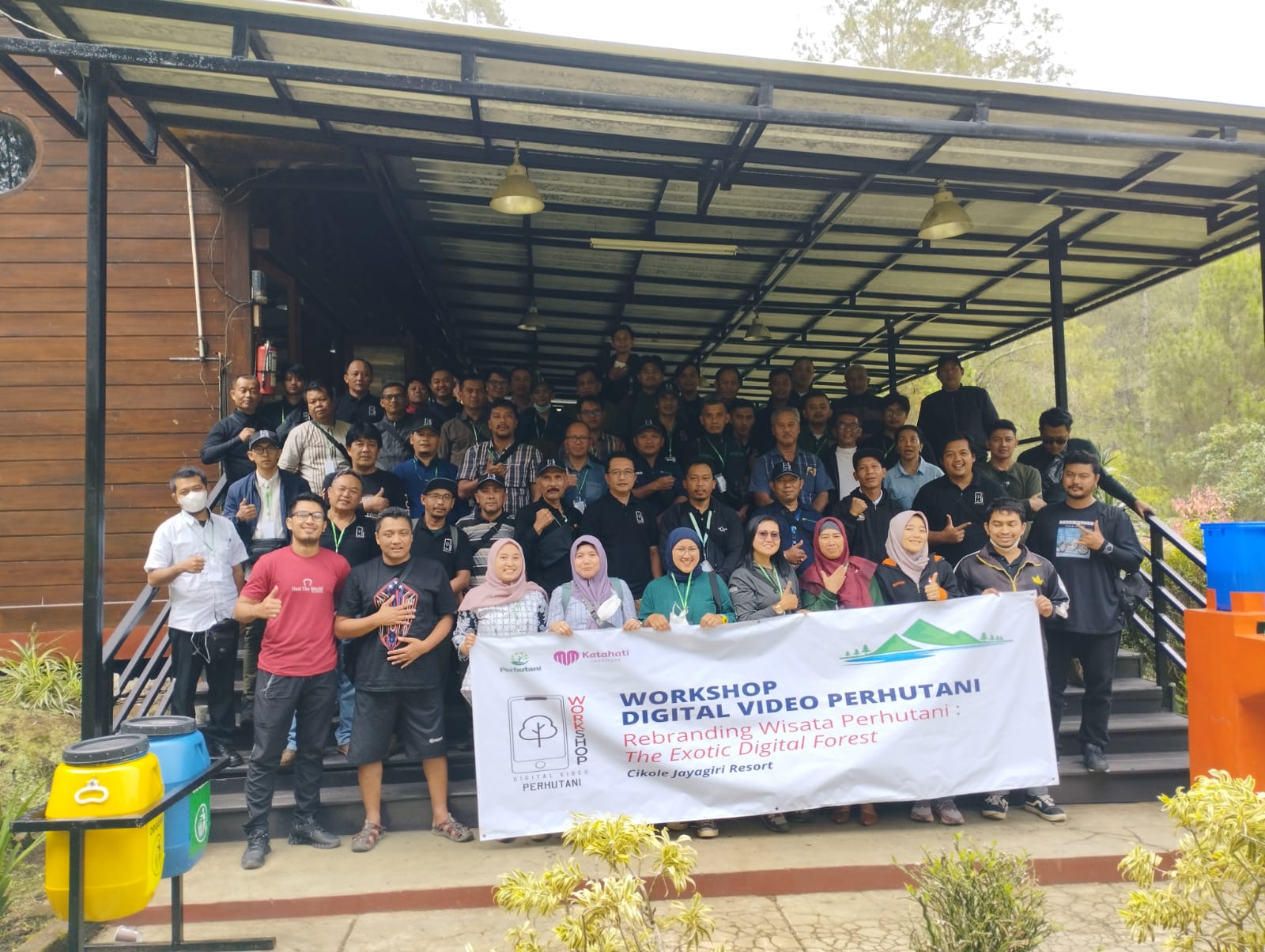 Perhutani Bersama Kata Hati Institute saat kegiatan Workshop Digital Video yang dilaksanakan di Wisata Jayagiri Cikole Lembang Bandung Barat. Rabu – Kamis (05-06/10/2022) Ft ist