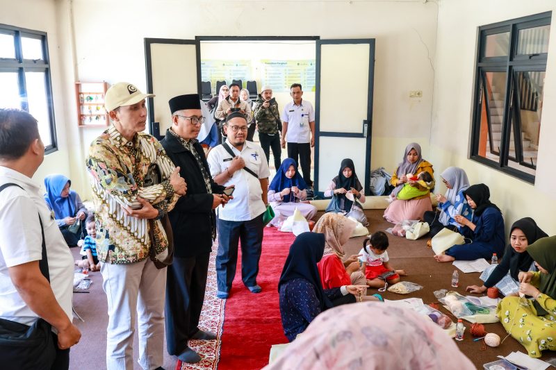 Anggota Komisi IV DPRD Provinsi Jawa Barat, Asep Arwin Kotsara saat meninjau pelaksanaan Program Kegiatan Tahun Anggaran (TA) 2024, Rabu (28/8/2024).