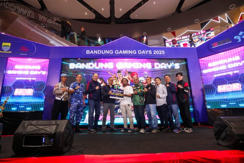 Pj Wali Kota Bandung, A. Koswara saat menghadiri acara penutupan dan pemberian penghargaan Bandung Gaming Day 2025, Minggu (26/1/2025).