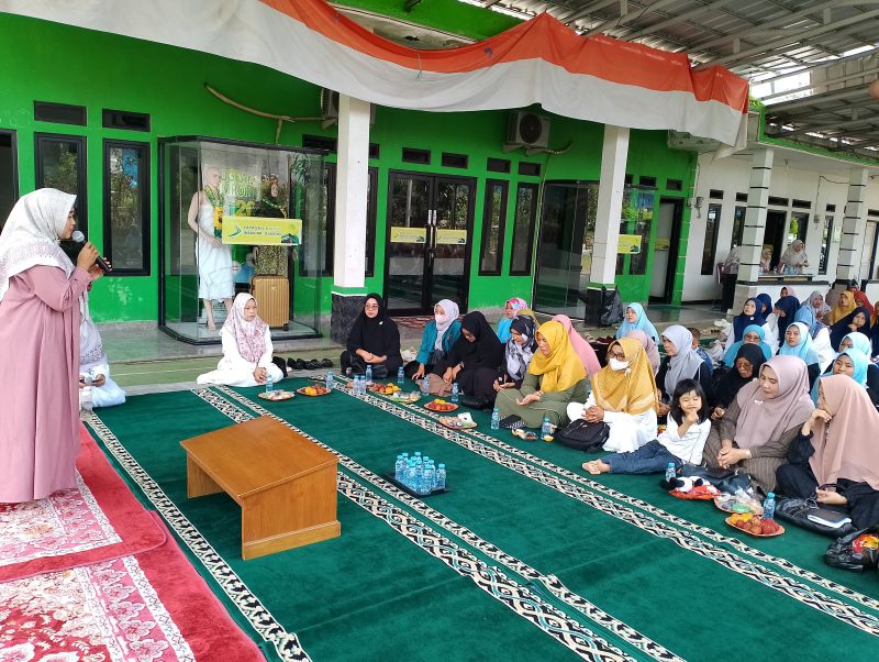 Aara isra mi'raj 1446 H/2025 nabi Muhammad Saw, yang bertempat di Yayasan Baitul insan Ar-Raasyid (YBIA) travel umroh dan haji, jalan Palasari Wates No.35 Desa Kalapanunggal, Sukabumi, Selasa (11/2/2025). Ft dok Andy. Dj.