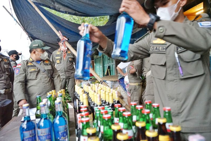 Operasi ini akan melibatkan Tim Yustisi yang terdiri dari Satpol PP, TNI, Polri, dan Kejaksaan, dengan fokus utama pada penertiban minuman beralkohol (minol), norma kesusilaan, dan obat-obatan terlarang.