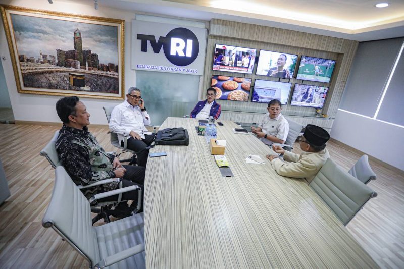 Wali Kota Bandung, Muhammad Farhan,, saat beraudiensi bersama jajaran TVRI di Kantor LPP TVRI, Rabu (12/3/2025).