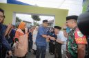 Wali Kota Bandung, Muhammad Farhan,  saat menghadiri Safari Ramadan di Jalan Neptunus Timur I, Kelurahan Sekejati, Kecamatan Buahbatu, Minggu, (9/3/2025).