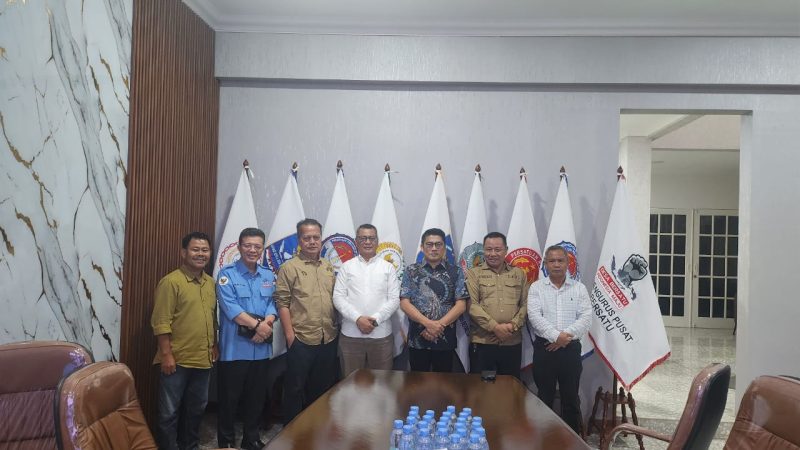 Ketua Umum DPP Desa Bersatu Muhammad Asri Anas saat menggelar Rapat Koordinasi Nasional Desa tahun 2025.