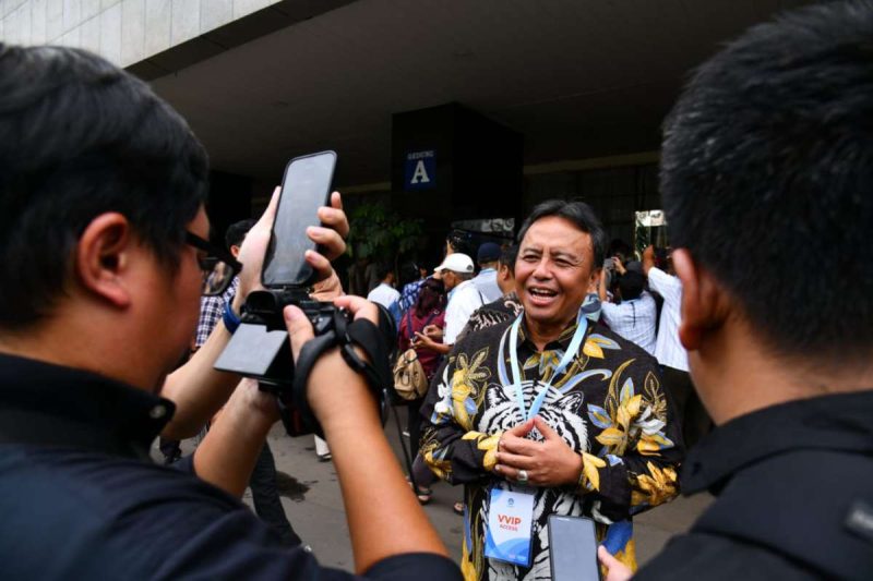  Sekretaris Daerah Provinsi Jawa Barat Herman Suryatman saat menghadiri Peluncuran Mekanisme Penyaluran Tunjangan Profesi Guru (TPG) ASN Daerah Langsung ke Rekening Guru, di Mendikdasmen Jakarta, Kamis (13/3/2025).