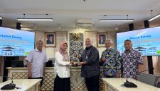  Kepala Bagian Program dan Keuangan DPRD Provinsi Jawa Barat Arip Ahmad Ripai di Kota Bandung, Jumat (14/03/2025).