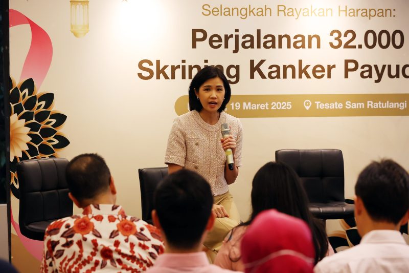  CEO Siloam Hospitals Group,Caroline Riady saat  talkshow “Selangkah Rayakan Harapan: Perjalanan 32.000 Skrining Kanker Payudara.