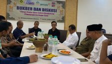 SMSI Bogor Raya saat menggelar acara buka puasa bersama (bukber) dengan anggota serta jajaran pemerintah Kota dan Kabupaten Bogor. bertempat di Rumah Makan Mang Kabayan Cibinong pada Jumat (14/3/2025). 