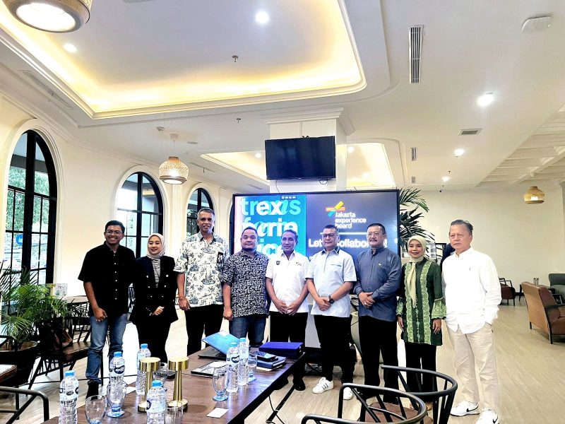 Jakarta Experience Board (JXB) saat pertemuan bersama jajaran PWI Jaya di Jakarta, Rabu (12/3/2025).