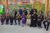 Perwatusi bersama Perhimpunan Osteoporosis Indonesia Perosi saat meluncurkan kampanye Gerakan Nasional Peduli Tulang Sehat.